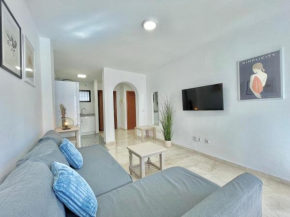 LaFrenchTouch - Céntrico con piscina junto al tren, Benalmadena